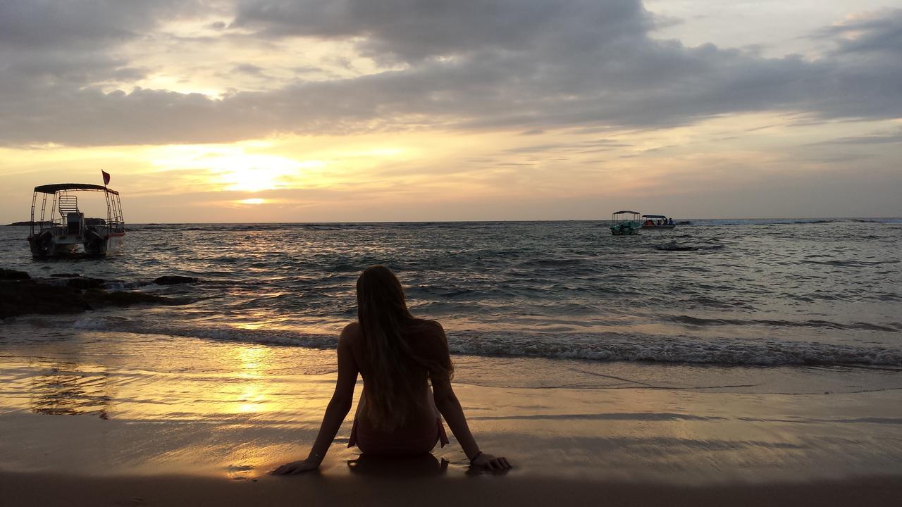 Coral Seas Beach Хикадува Екстериор снимка