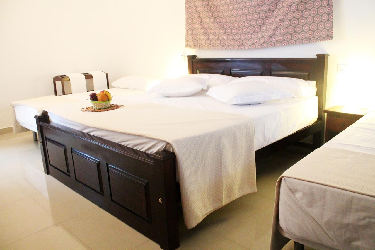 Coral Seas Beach Хикадува Екстериор снимка
