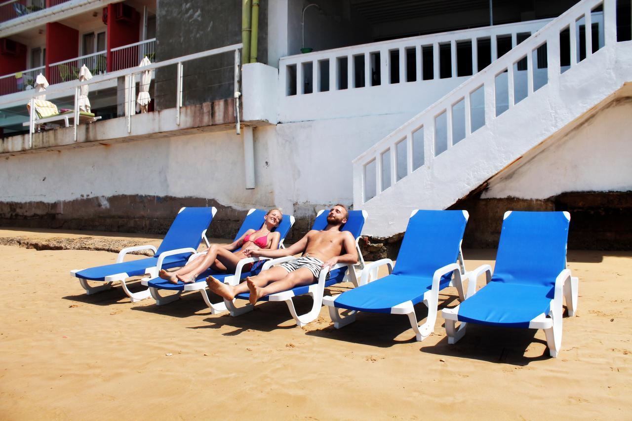 Coral Seas Beach Хикадува Екстериор снимка