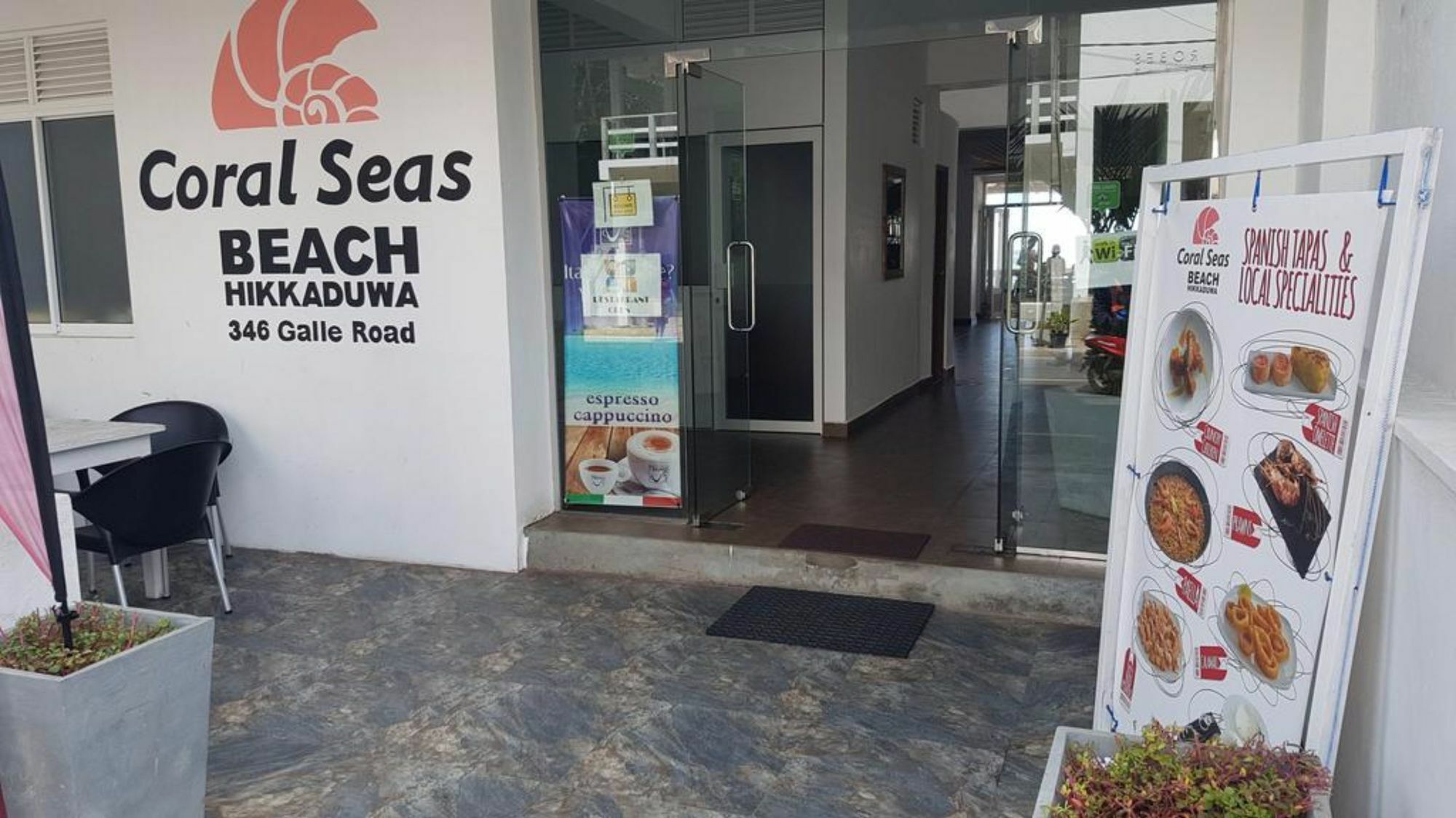 Coral Seas Beach Хикадува Екстериор снимка